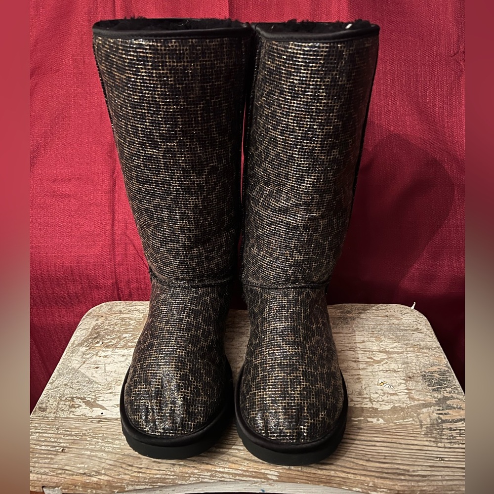 UGG PURE LEOPARD TALL BOOTS. One owner! Well taken care of, nice boots!!